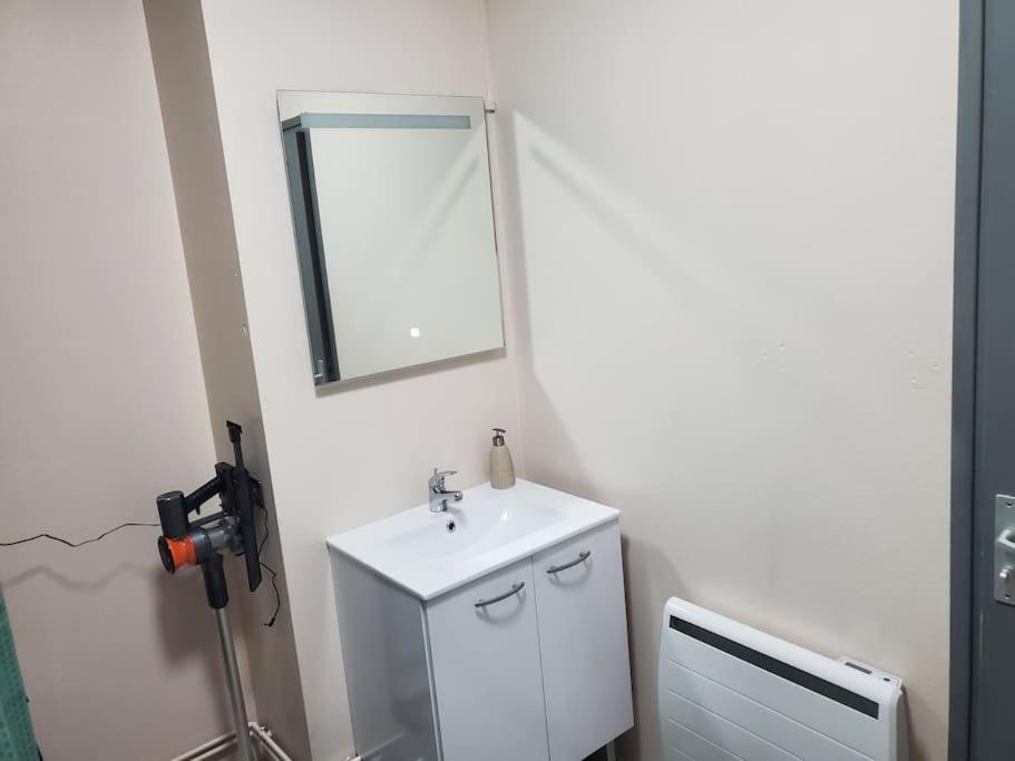Appartement Moderne En Ville อาร์ม็องติแยร์ ภายนอก รูปภาพ